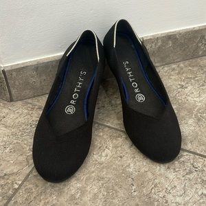 Rothy’s black round toe flat